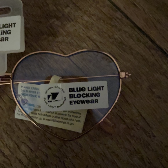 NWT Planet Earth Eyewear Rose Gold/Pink Heart Shaped Sunglasses - Picture 5 of 16
